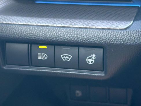 Used 2025 Toyota Prius XLE FWD image 24