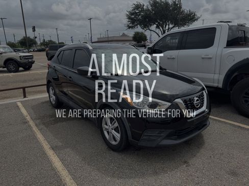 Used 2019 Nissan Kicks S FWD image 5