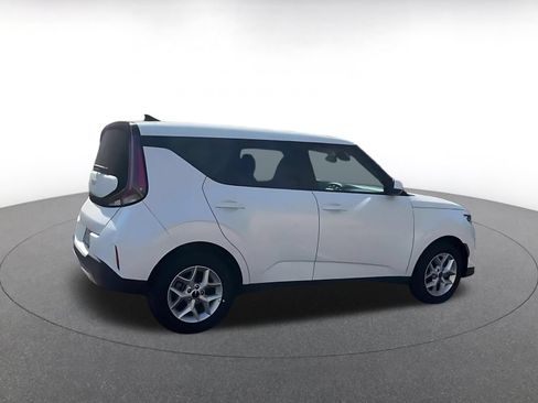 Used 2025 Kia Soul LX w/ LX Technology Package FWD image 16