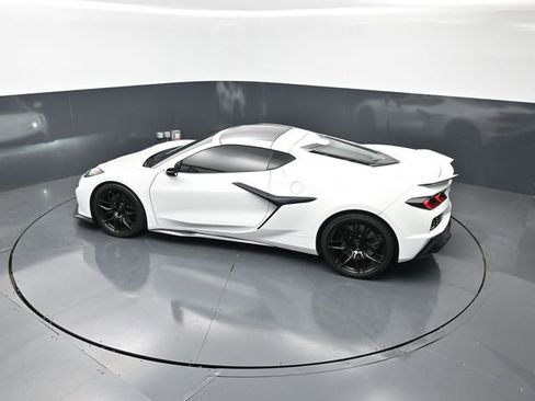 Used 2023 Chevrolet Corvette Z06 RWD image 16