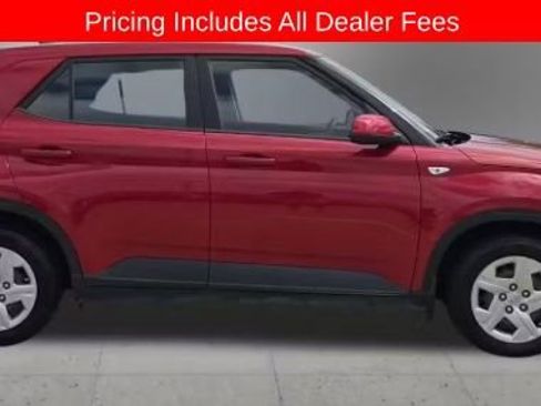 Used 2024 Hyundai Venue Limited FWD image 4