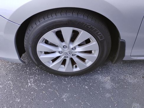 Used 2015 Honda Accord EX-L image 9