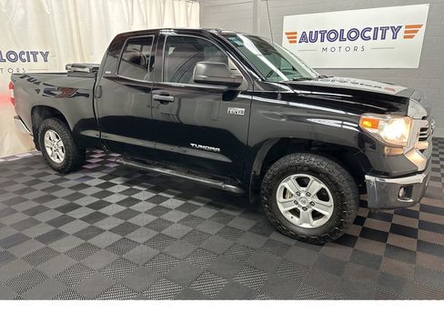 Used 2017 Toyota Tundra SR5 image 2