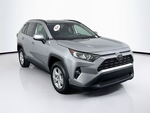 Used 2021 Toyota RAV4 XLE FWD image 7