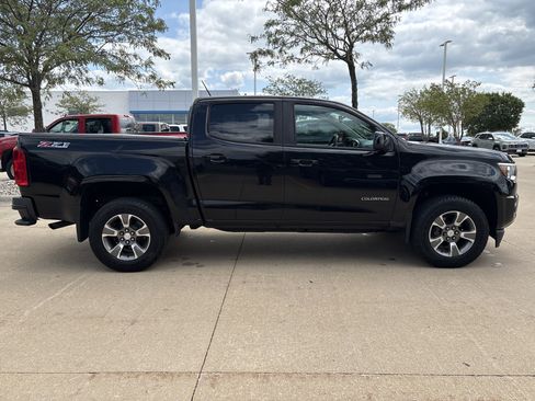 Used 2017 Chevrolet Colorado Z71 AWD/4WD image 8