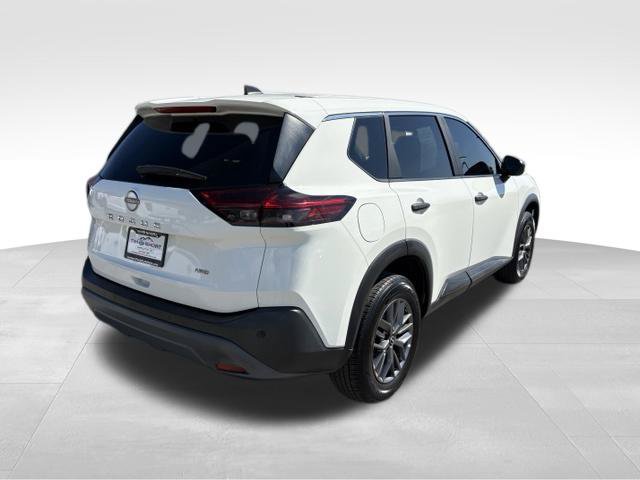 Used 2023 Nissan Rogue S AWD/4WD image 2