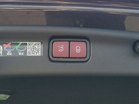 Used 2026 Mercedes-Benz C 300 Sedan image 10