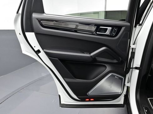 Certified 2023 Porsche Cayenne Turbo GT AWD/4WD image 13