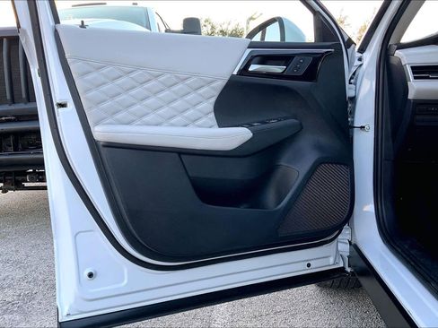 Used 2023 Mitsubishi Outlander SEL image 17