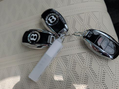New 2026 Bentley Flying Spur Plug-In Hybrid AWD/4WD image 45