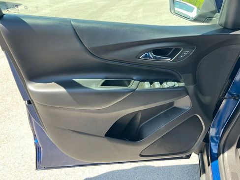 Used 2022 Chevrolet Equinox LT w/ LPO, Floor Liner Package AWD/4WD image 17