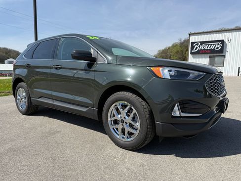 Used 2024 Ford Edge SEL w/ Convenience Package AWD/4WD image 3