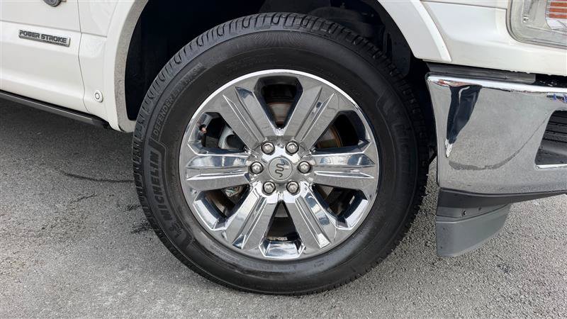 Used 2019 Ford F150 King Ranch w/ Equipment Group 601A Luxury AWD/4WD image 17