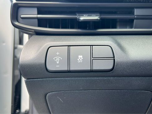 New 2026 Hyundai Elantra Sport FWD image 31