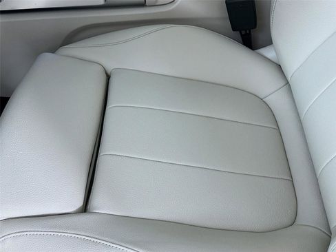 Used 2026 Mercedes-Benz GLB 250 4MATIC image 24