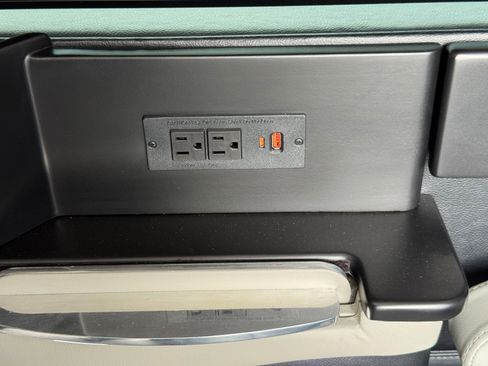 Used 2023 Mercedes-Benz Sprinter 3500 image 60