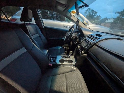 Used 2013 Toyota Camry SE image 9