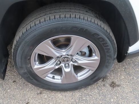 Used 2023 Toyota RAV4 XLE w/ Convenience Package image 13