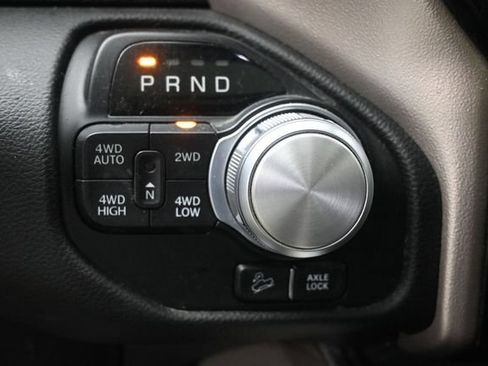Used 2019 RAM 1500 Laramie AWD/4WD image 12
