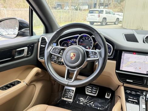 Used 2019 Porsche Cayenne image 17
