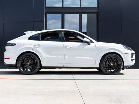 New 2026 Porsche Cayenne Coupe AWD/4WD image 12