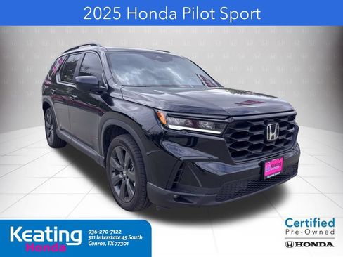 Used 2025 Honda Pilot Sport image 1