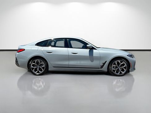 Used 2022 BMW i4 eDrive40 w/ M Sport Package RWD image 2