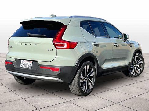 Used 2023 Volvo XC40 B5 Ultimate w/ Protection Package Premier image 2