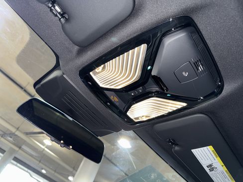 Certified 2025 BMW X6 xDrive40i image 31