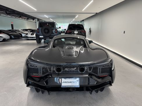 Used 2023 McLaren Artura RWD image 4
