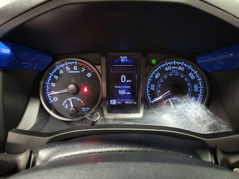 Used 2020 Toyota Tacoma TRD Sport AWD/4WD image 16