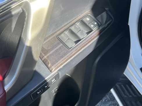 Used 2021 Lexus GX 460 Premium w/ Premium Package image 16