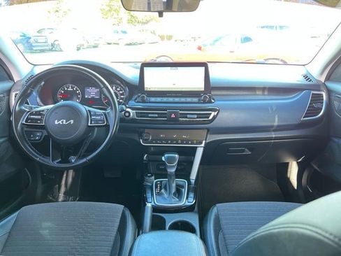 Used 2022 Kia Seltos S image 12