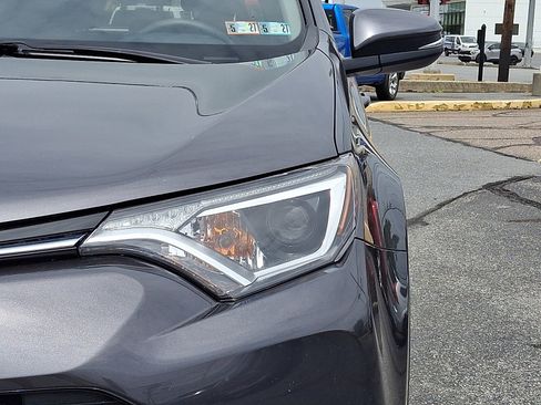 Used 2018 Toyota RAV4 XLE w/ Plus Extra Value Package AWD/4WD image 9