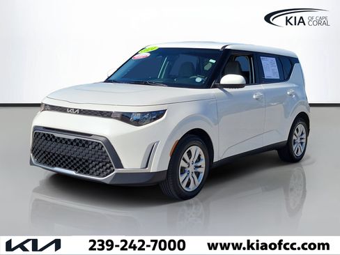 Used 2024 Kia Soul LX FWD image 3