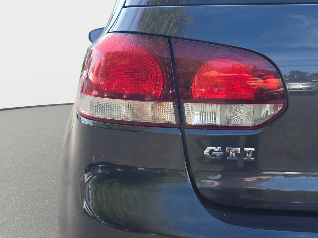 Used 2014 Volkswagen GTI Wolfsburg Edition FWD image 36