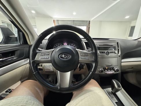 Used 2011 Subaru Outback 2.5i Premium image 32