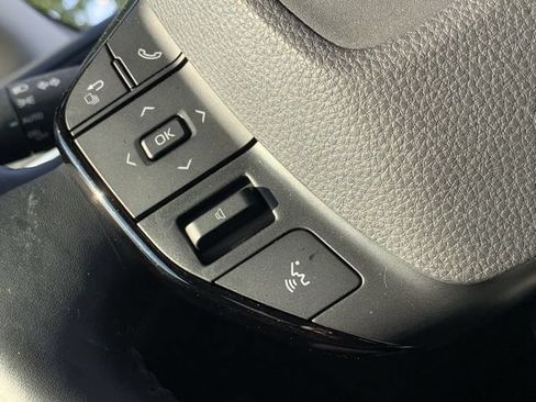 Used 2026 Toyota Prius XLE FWD image 24