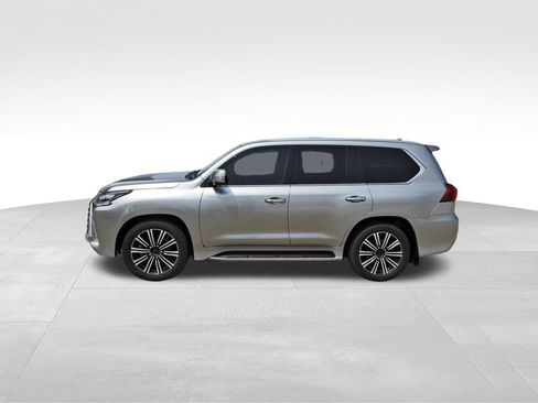 Used 2020 Lexus LX 570 4WD w/ Luxury Package image 2