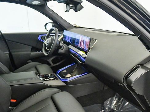 Used 2025 BMW X3 xDrive30i w/ Convenience Package image 16