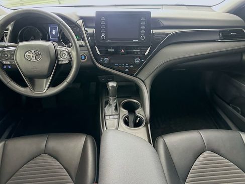 Used 2023 Toyota Camry SE w/ Convenience Package FWD image 18