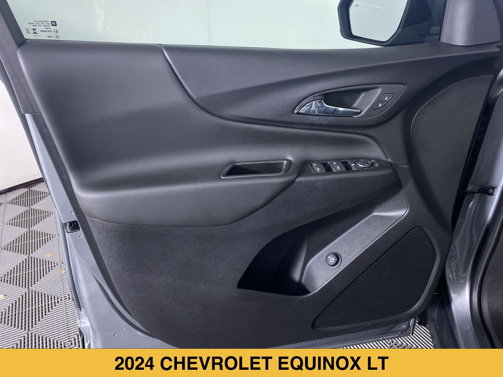 Certified 2024 Chevrolet Equinox LT FWD image 11