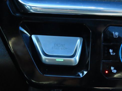 Used 2025 GMC Sierra 3500 Denali w/ Denali Reserve Package image 29