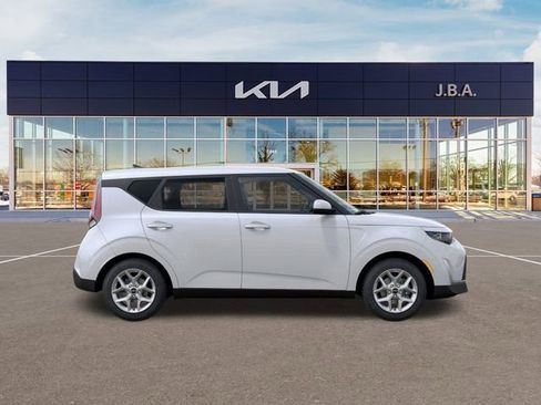 New 2025 Kia Soul LX w/ LX Technology Package image 7