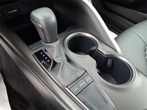 Used 2023 Toyota Camry SE image 15