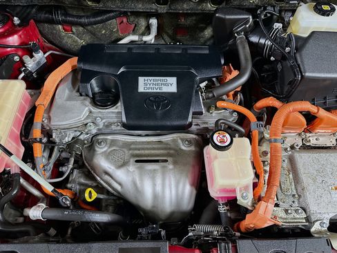 Used 2018 Toyota RAV4 XLE AWD/4WD image 31