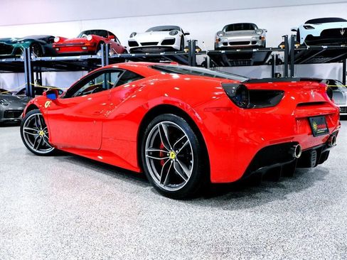 Used 2019 Ferrari 488 GTB RWD image 19