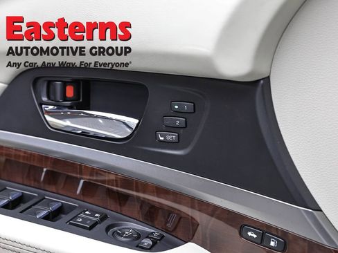 Used 2016 Acura RLX Sport Hybrid w/ Technology Pkg image 21