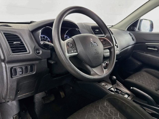 Used 2024 Mitsubishi Outlander Sport LE AWD/4WD image 19