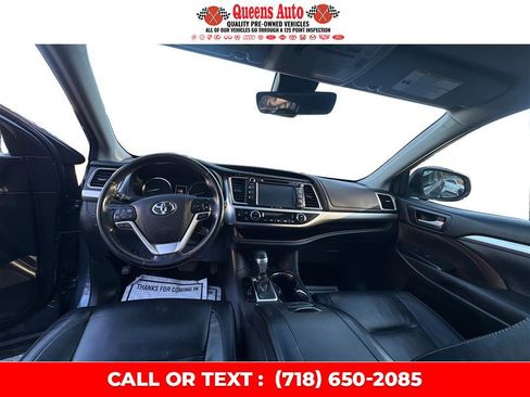 Used 2018 Toyota Highlander XLE AWD/4WD image 27